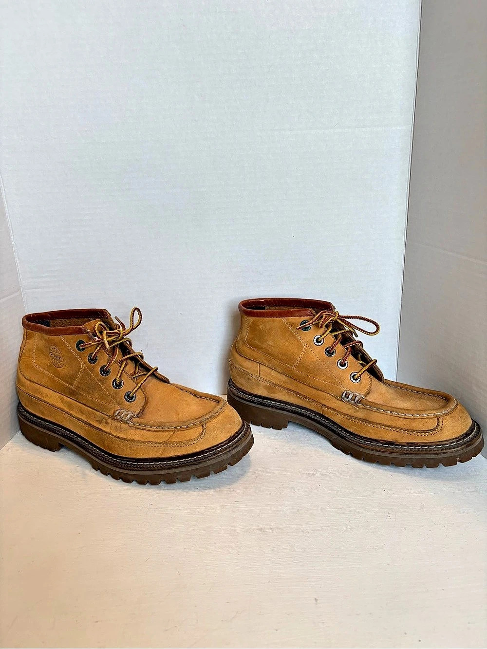 Vintage Tommy Hilfiger Men's Moc Toe Lug Sole Chukka Boots size M9